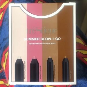 Trestique Summer Glow and Go Set